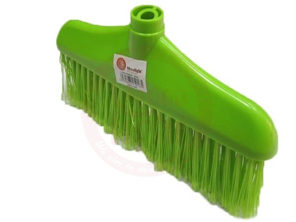 Broom Soft With Wooden Stick  59042